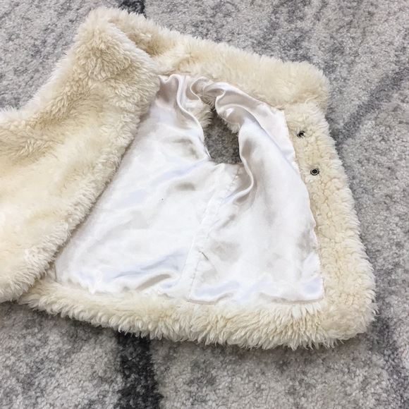 🦋FREE SHIP $50🦋 Jack & Jill Faux Fur Vest 18-24 - Picture 4 of 6
